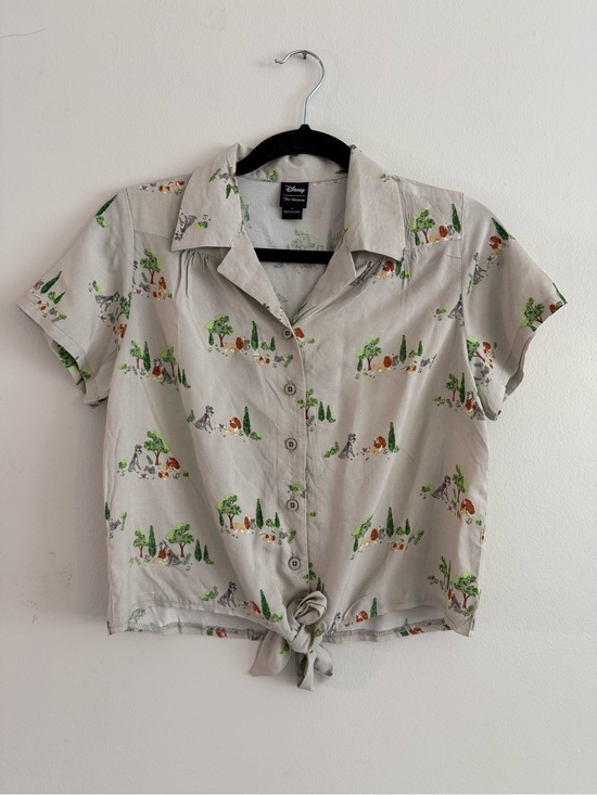 Disney Tops - Disney lady and the tramp Cream Collared Short Sleeve Shirt with Green Print